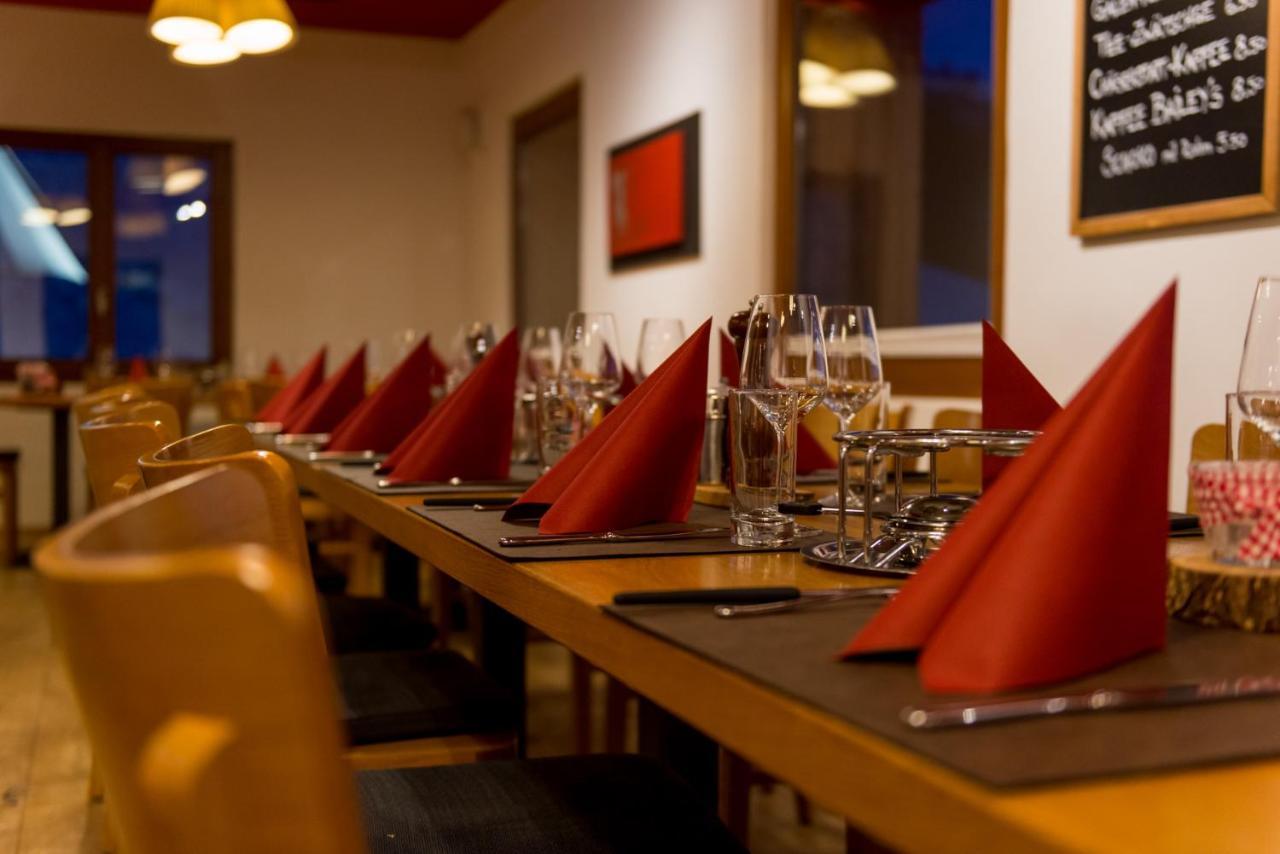Berghotel Chaeserstatt Ernen Bagian luar foto